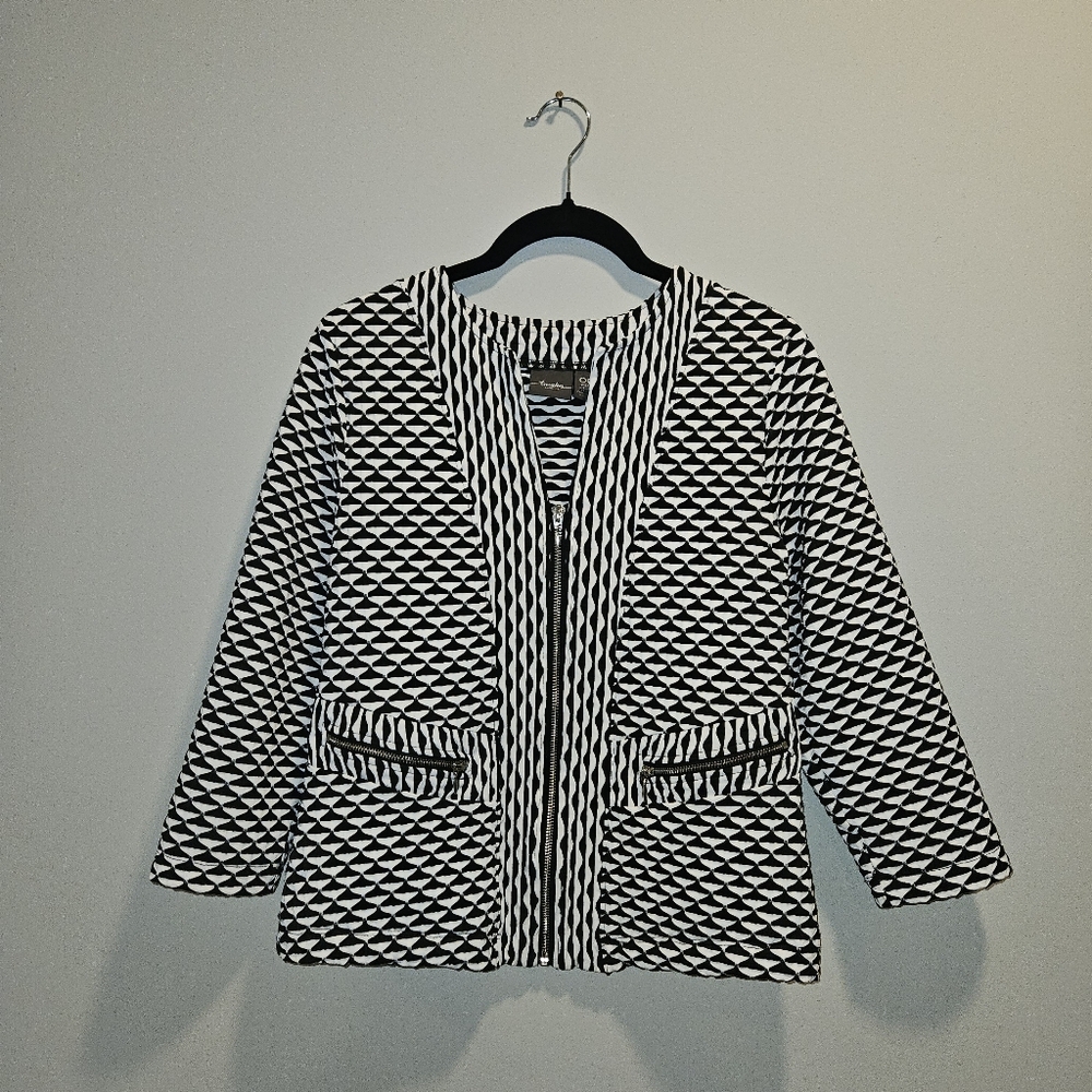 Chico's Travelers Black And White Jacket Size 00